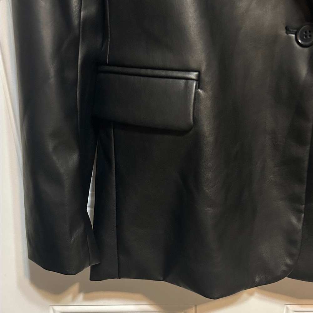 The Drop Women's Sleek Black Blazer - Picture 8 of 13